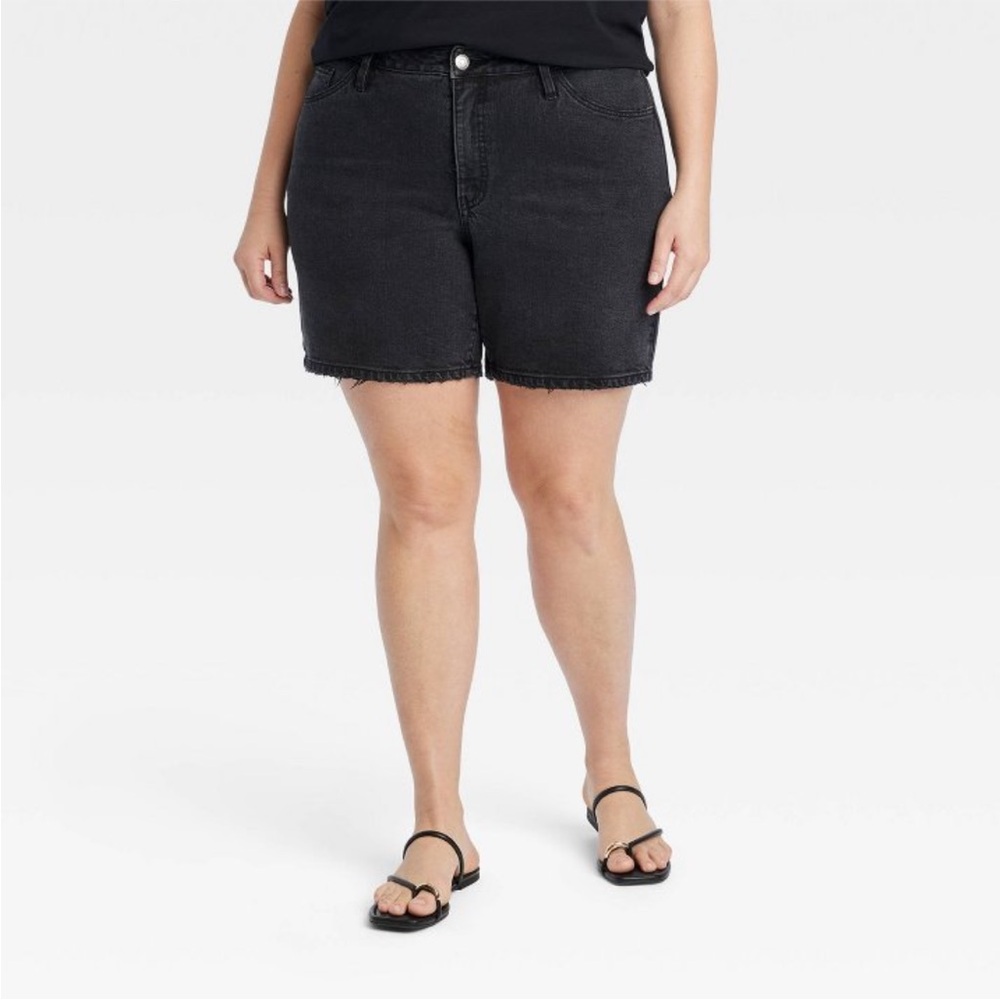Ava & Viv Plus Size high-rise relaxed fit Bermuda’s shorts - Black - Size 24